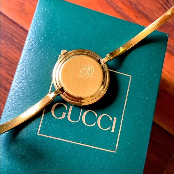 Authentic GUCCI bangle watch with bezels 💙🖤🤍💚🧡 - Picture 7 of 15